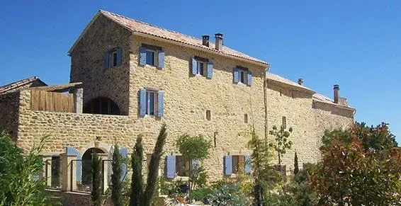 grande_maison_campagne_facade_pierre_beige